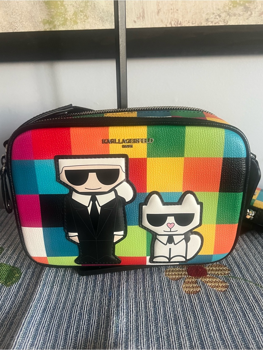 KARL LAGERFELD PARIS Maybelle Camera Crossbody Bag Multicolor Check Combo EUC - Picture 4 of 12
